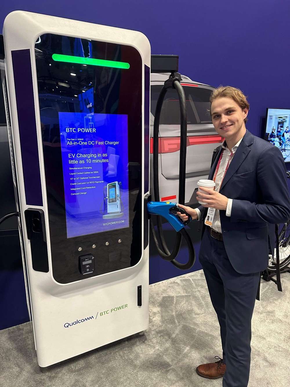 In-vehicle user experience and electrification in the automotive spotlight  at CES 2023